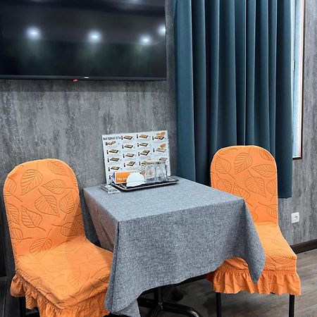 Salut Hotel Bishkek Luaran gambar