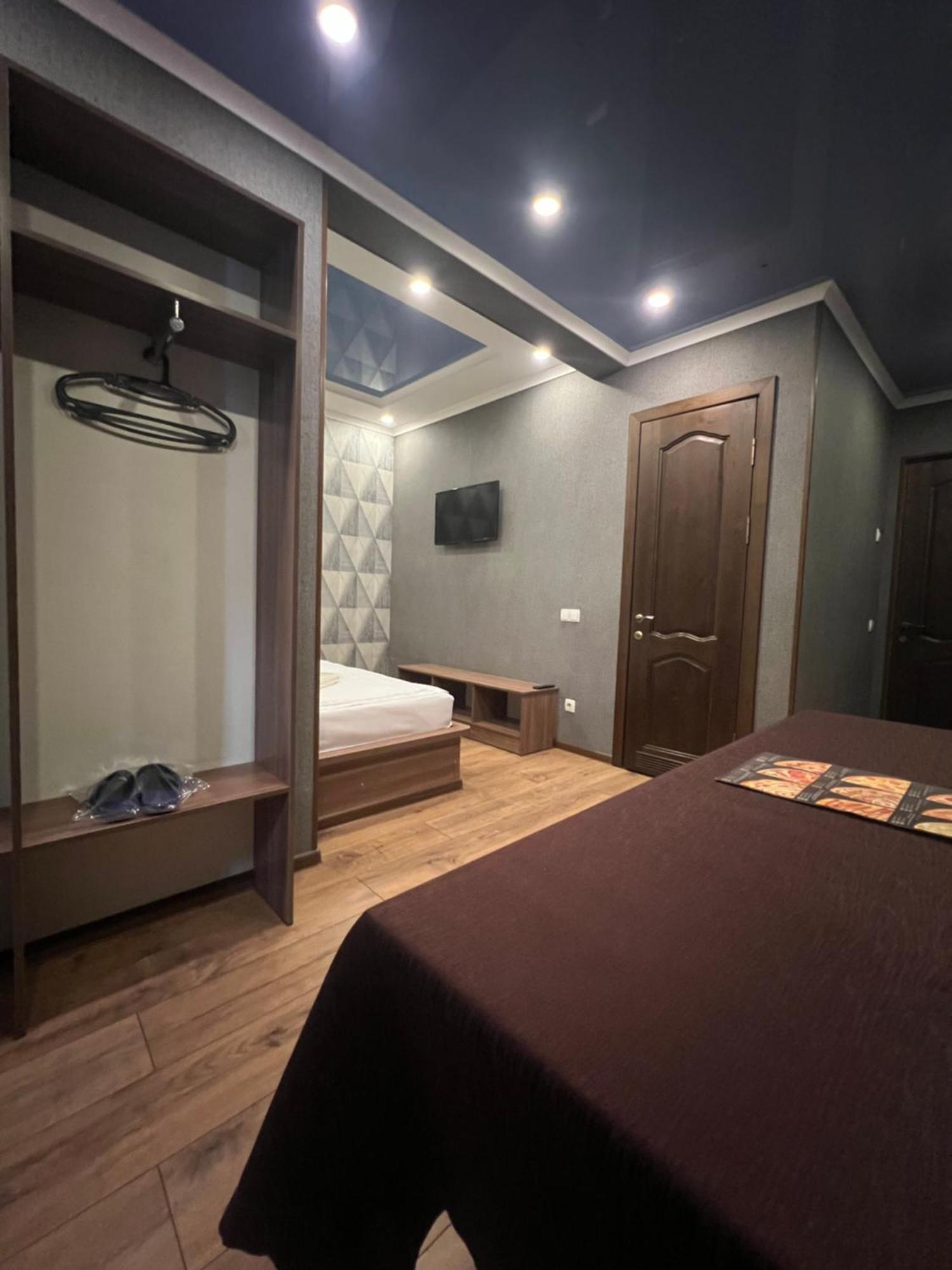 Salut Hotel Bishkek Luaran gambar