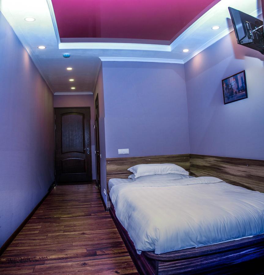 Salut Hotel Bishkek Luaran gambar