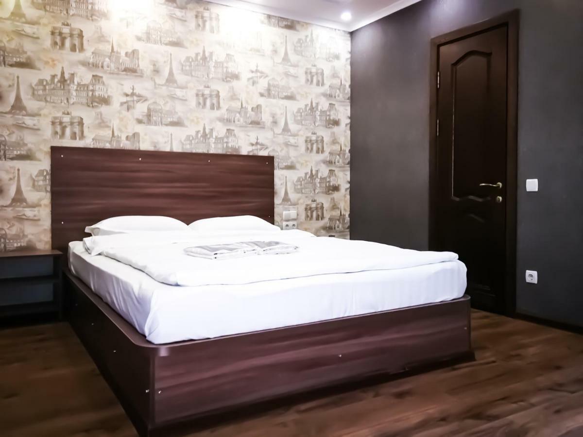 Salut Hotel Bishkek Luaran gambar